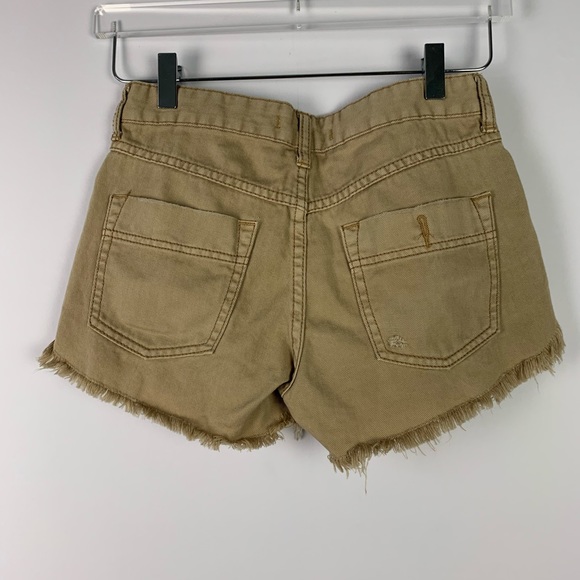 Free People Distressed Fray Hem Jean Shorts 24 - Picture 6 of 15